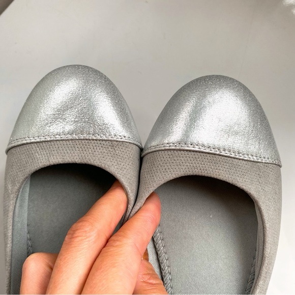 🍂 FESTIVE GREY SILVER TRIM ROUND TOE FLATS! - Picture 4 of 14